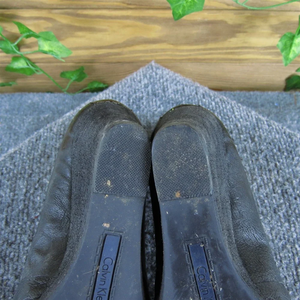 Calvin Klein Jeans‎ Women's Barbie Pump Black Leather Pump 8.5 Gently Used 2025